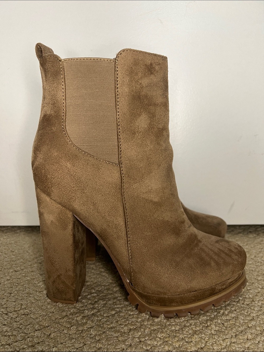 Women’s Faux Suede Block Heel Boot - Brown